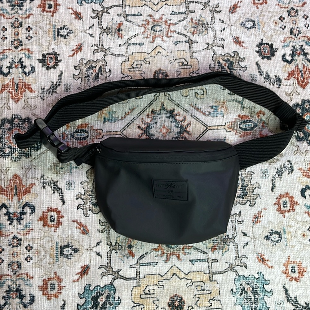 FLAG NOR FAIL FANNY PACK